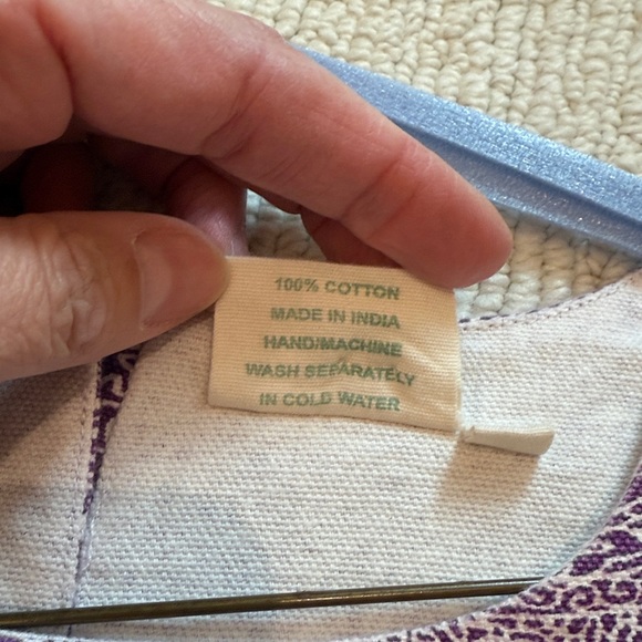 Julia Amory Purple Paisley Patterned Slim Top Size Medium - Picture 4 of 4